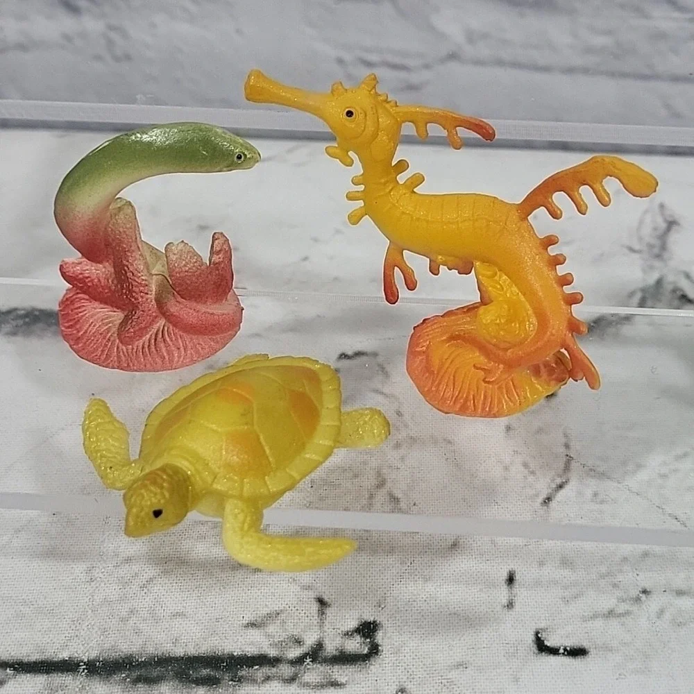 Marine‎ Life Animals Toys Plastic Lot of 16 Diorama Collectibles